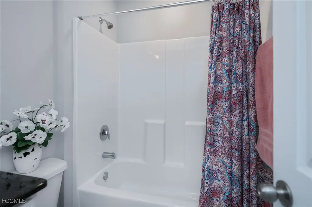 402 NW 18th Terrace Cape Coral FL 33993