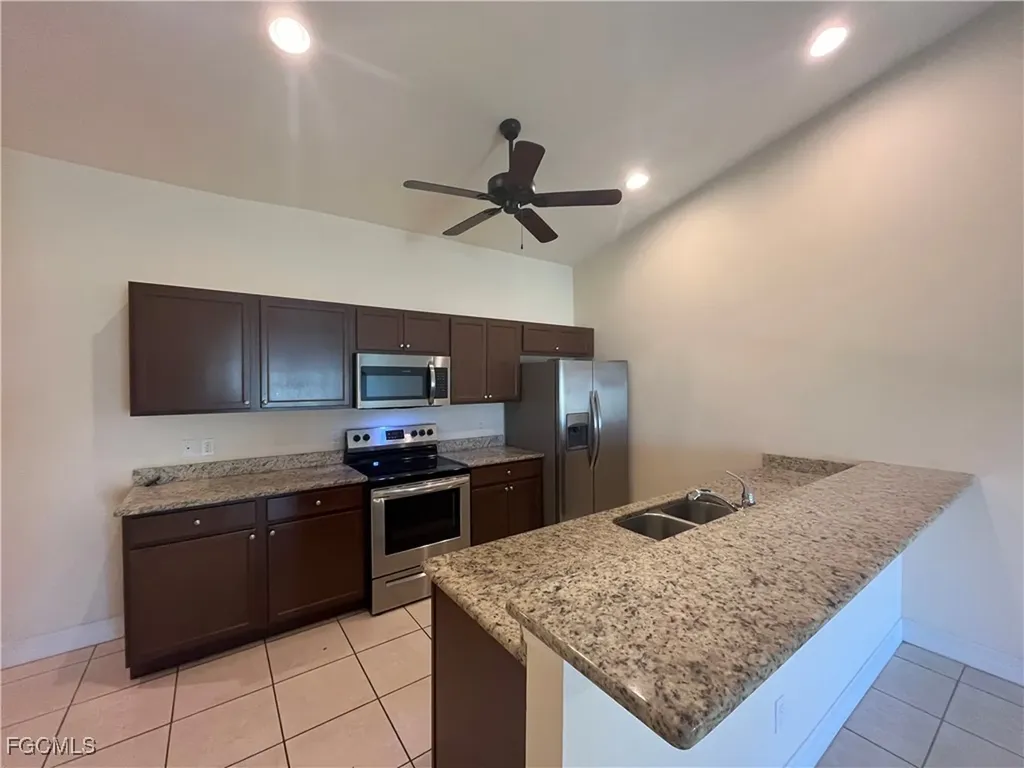 3022 SE Santa Barbara Place Cape Coral FL 33904