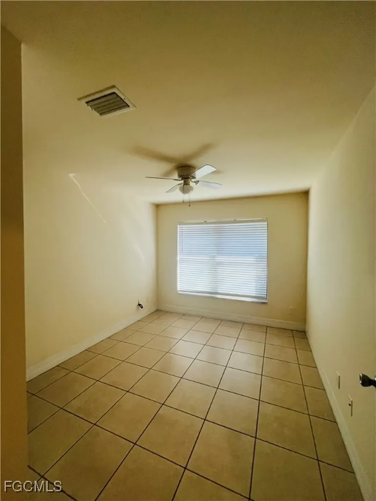 3022 SE Santa Barbara Place Cape Coral FL 33904
