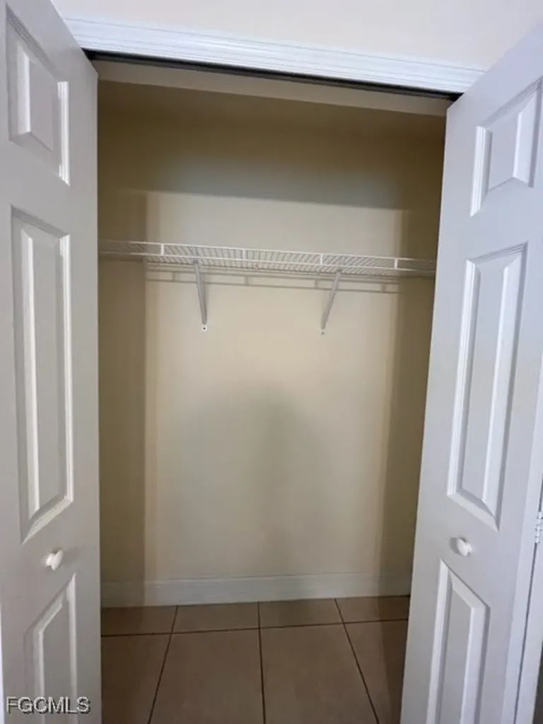 3022 SE Santa Barbara Place Cape Coral FL 33904