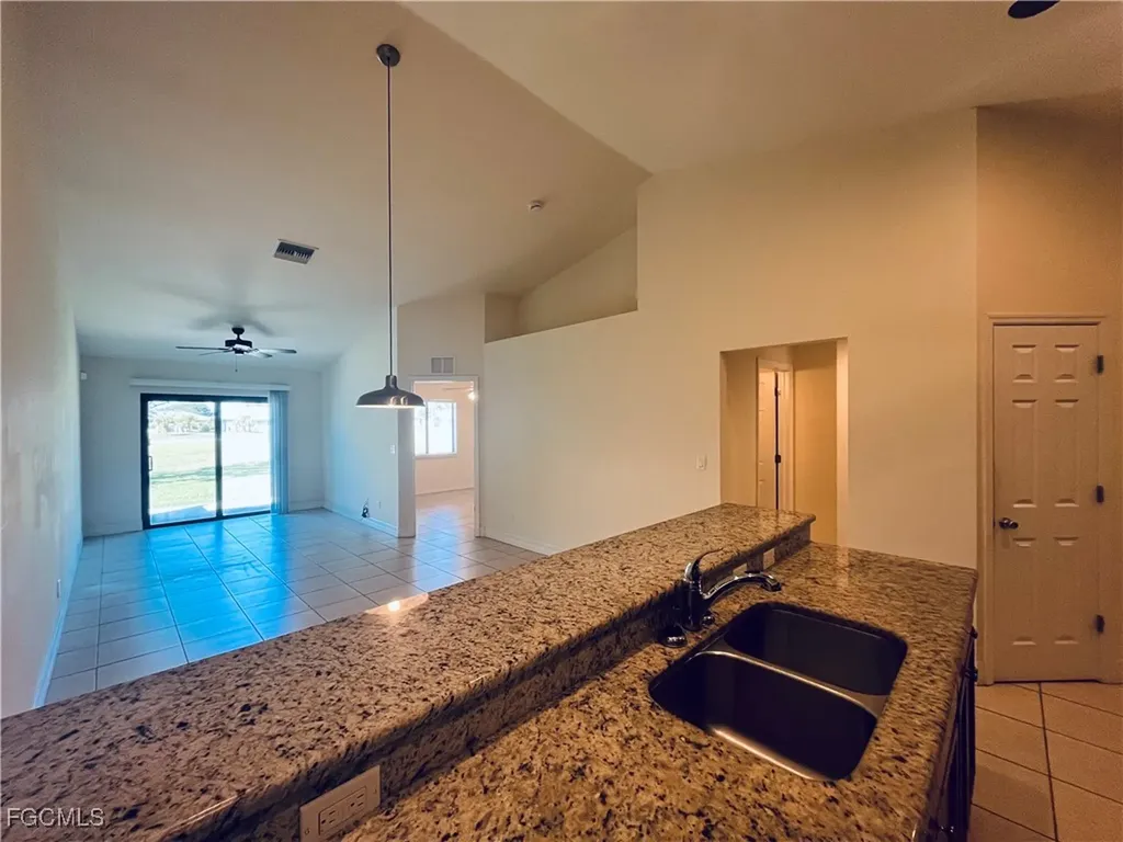 3022 SE Santa Barbara Place Cape Coral FL 33904