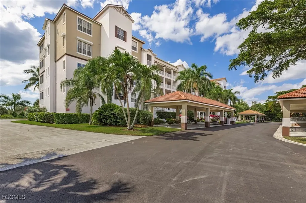 9131 Southmont Cove Fort Myers FL 33908