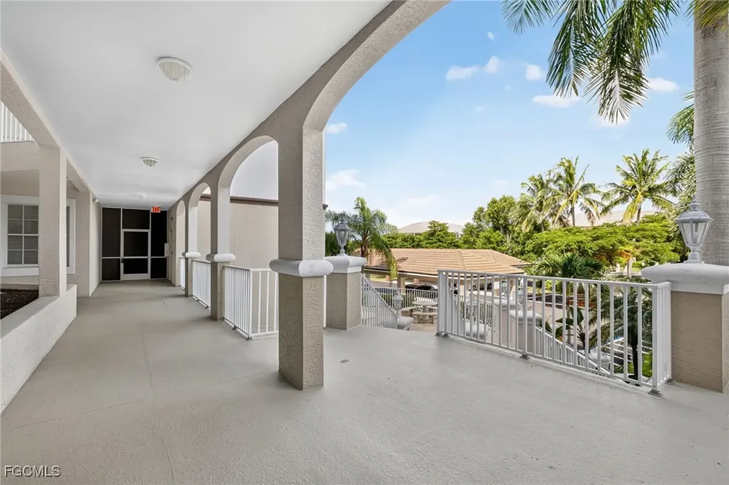 9131 Southmont Cove Fort Myers FL 33908
