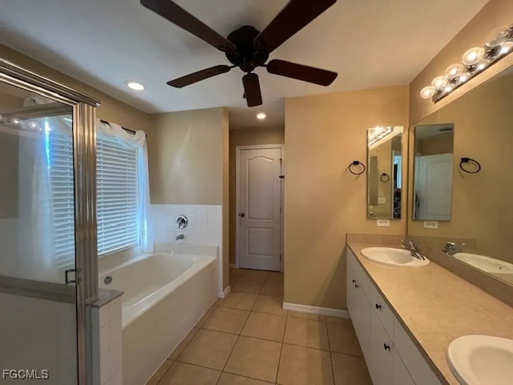 526 NW 16th Terrace Cape Coral FL 33993
