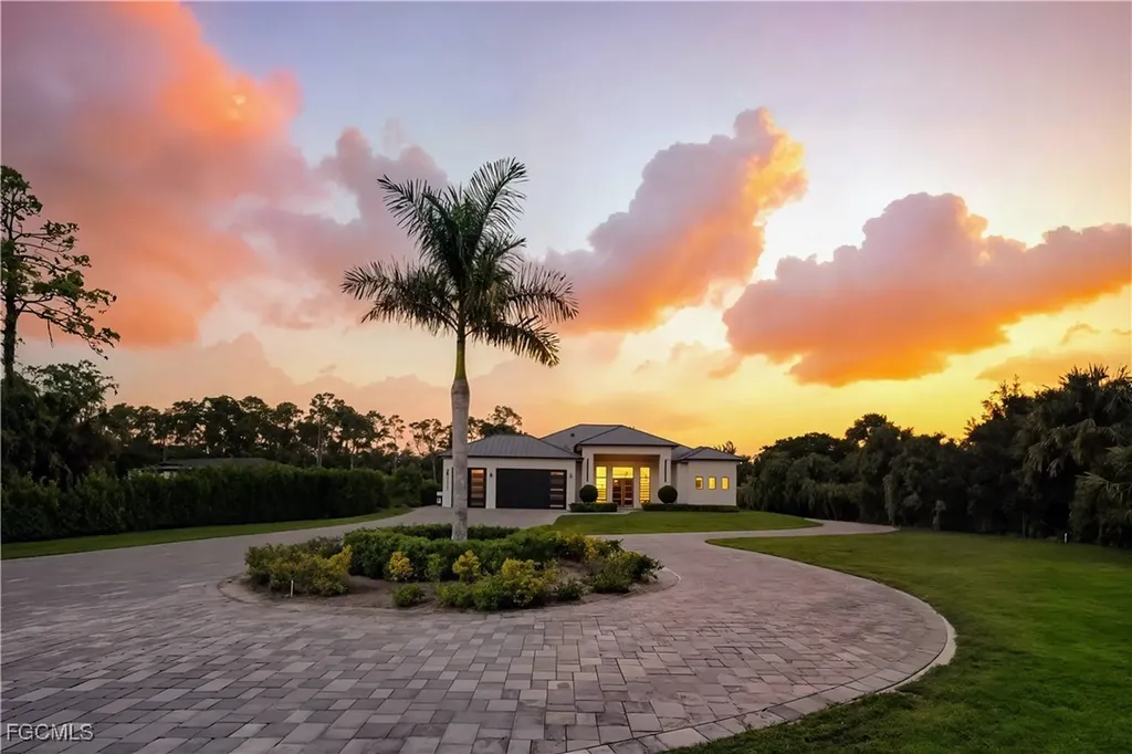 3219 White Boulevard Naples FL 34117