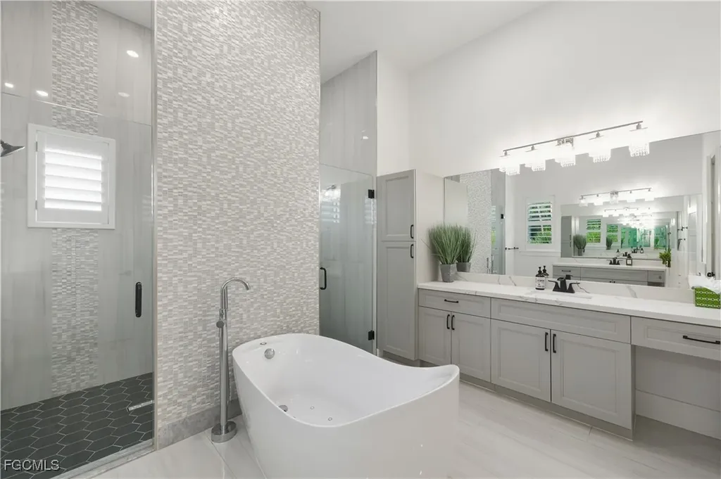 3219 White Boulevard Naples FL 34117