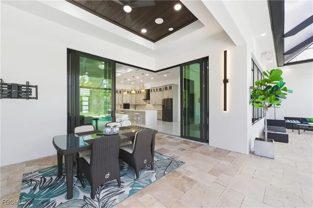 3219 White Boulevard Naples FL 34117
