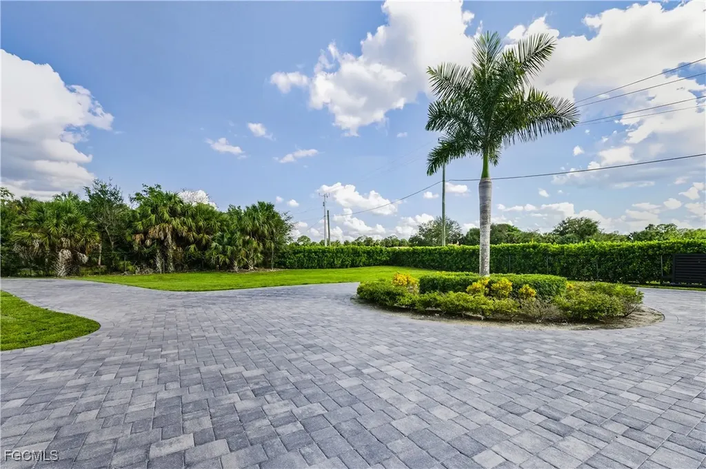 3219 White Boulevard Naples FL 34117