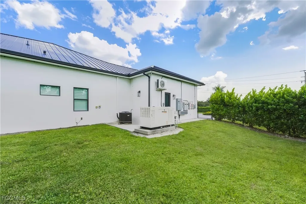 3219 White Boulevard Naples FL 34117