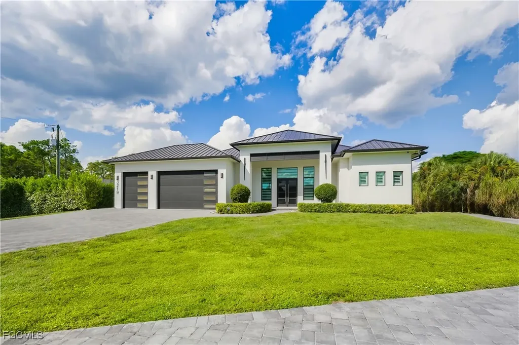 3219 White Boulevard Naples FL 34117