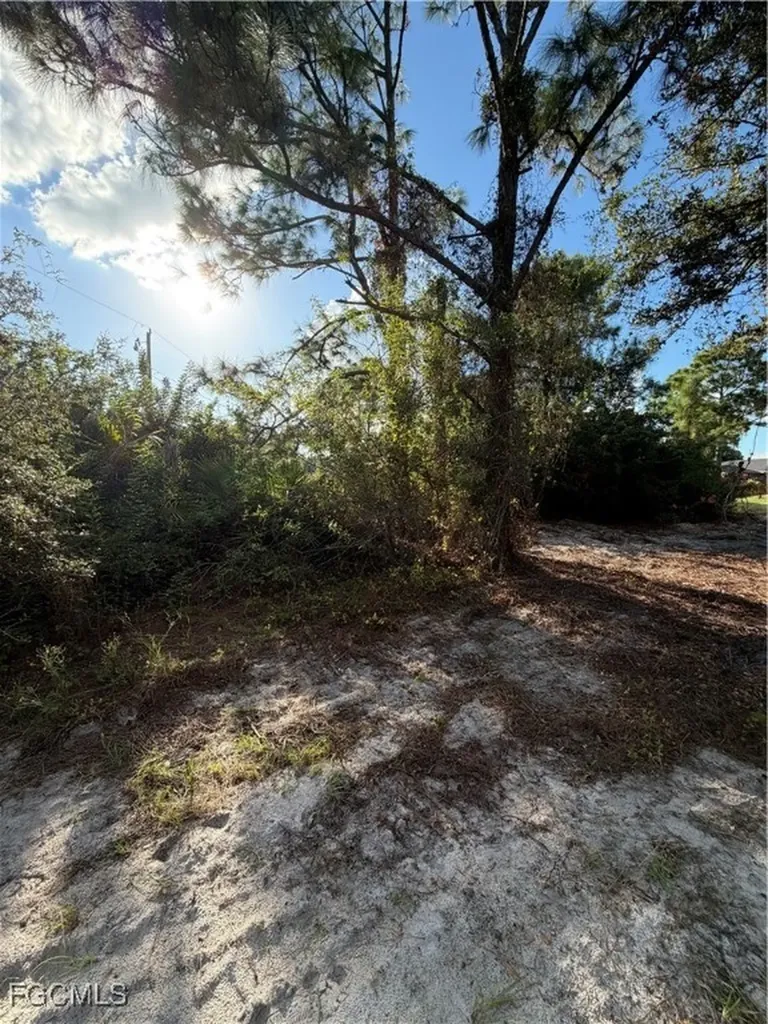 2516 38th Street W Lehigh Acres FL 33971
