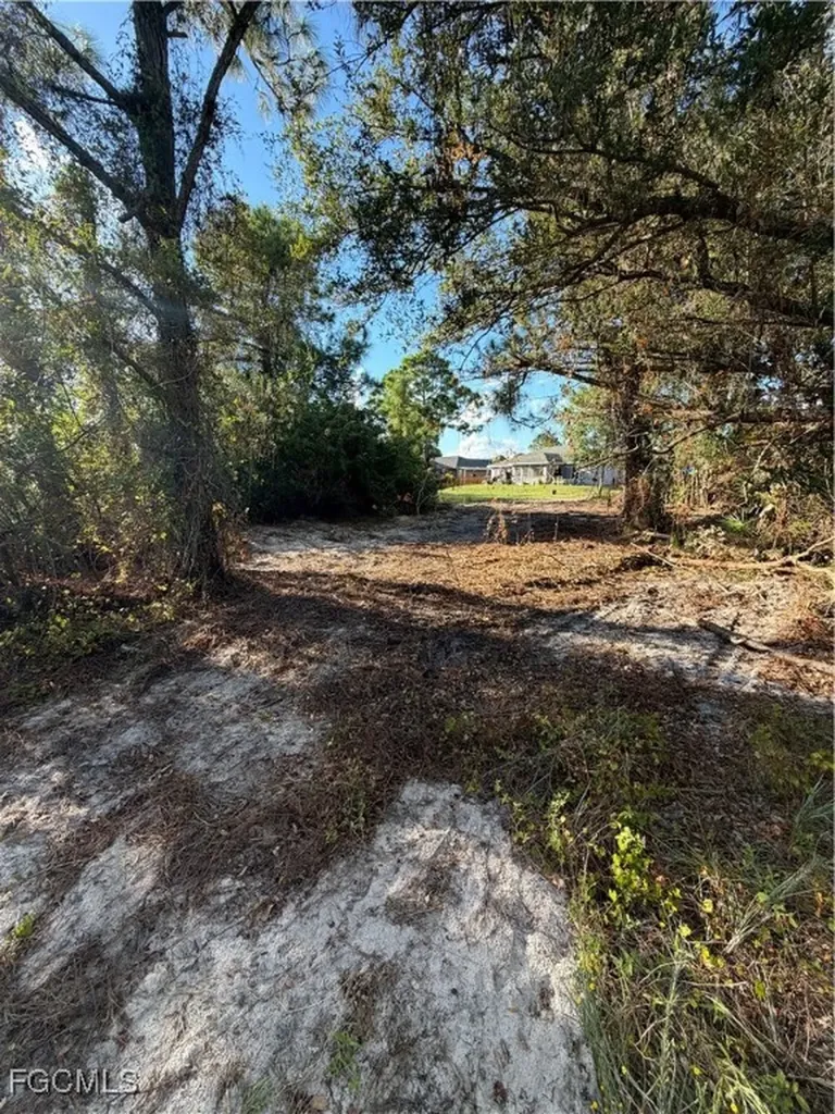 2516 38th Street W Lehigh Acres FL 33971