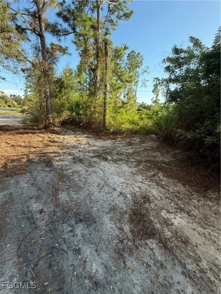 2516 38th Street W Lehigh Acres FL 33971