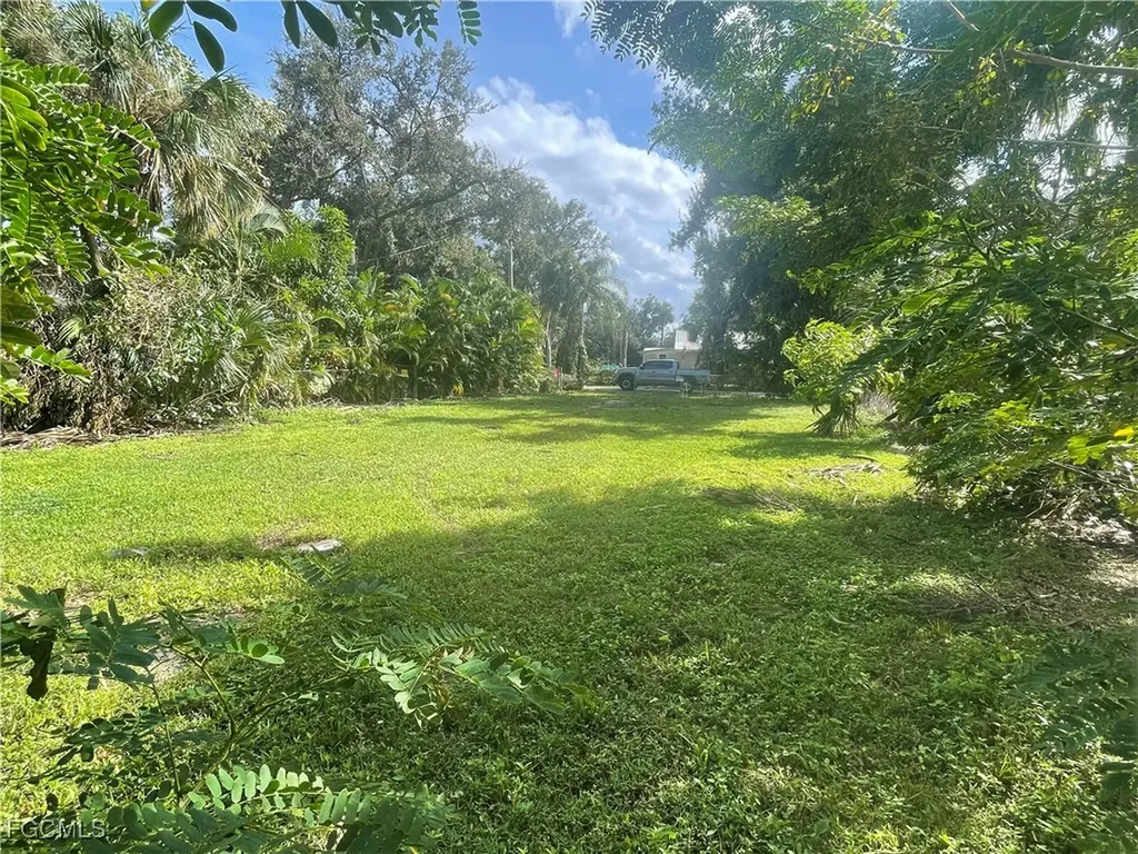 348 Capitol Street North Fort Myers FL 33903