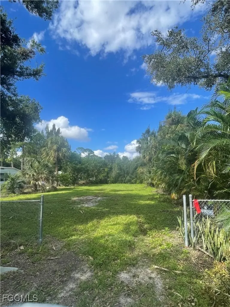 348 Capitol Street North Fort Myers FL 33903
