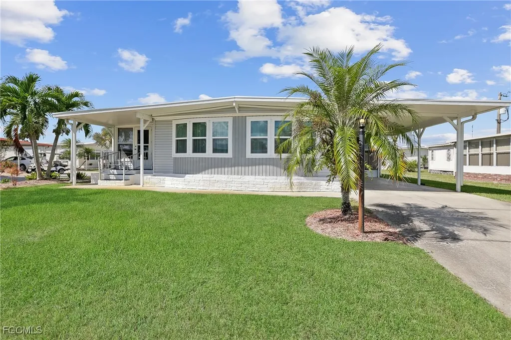 511 Pine Tree Court North Fort Myers FL 33917