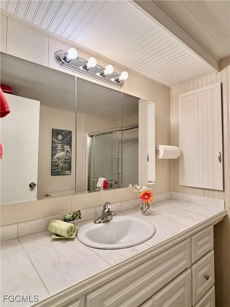 511 Pine Tree Court North Fort Myers FL 33917
