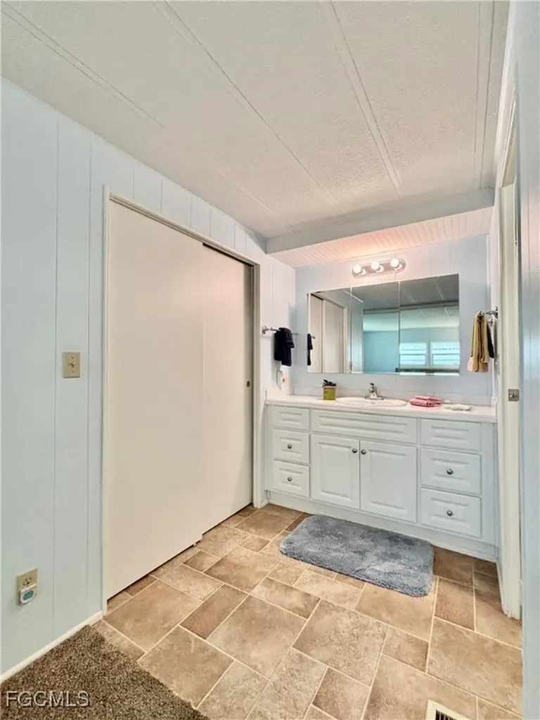 511 Pine Tree Court North Fort Myers FL 33917