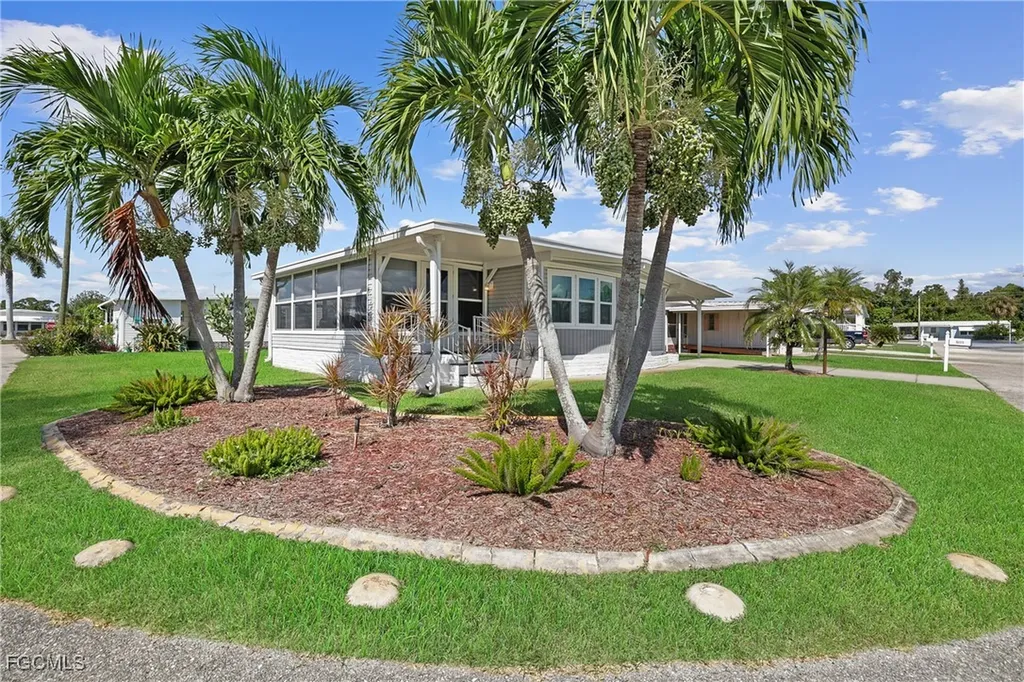 511 Pine Tree Court North Fort Myers FL 33917