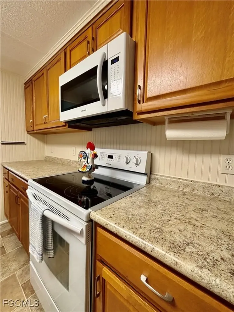 511 Pine Tree Court North Fort Myers FL 33917