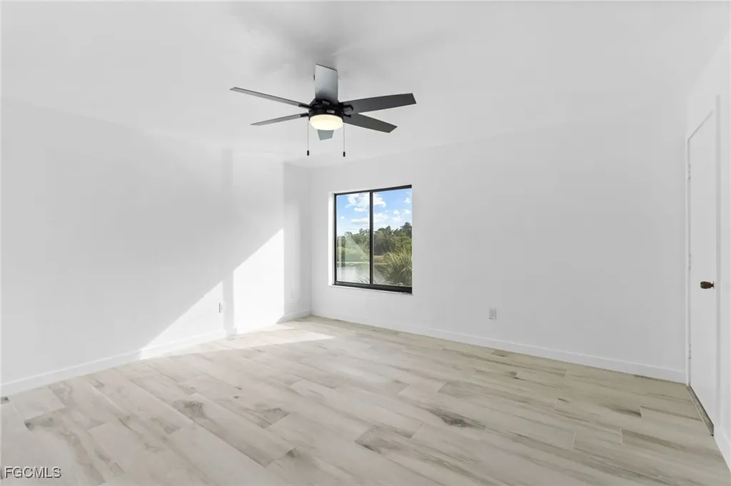 2067 W Lakeview Boulevard North Fort Myers FL 33903