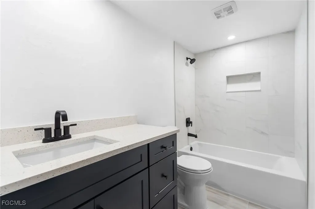 2067 W Lakeview Boulevard North Fort Myers FL 33903