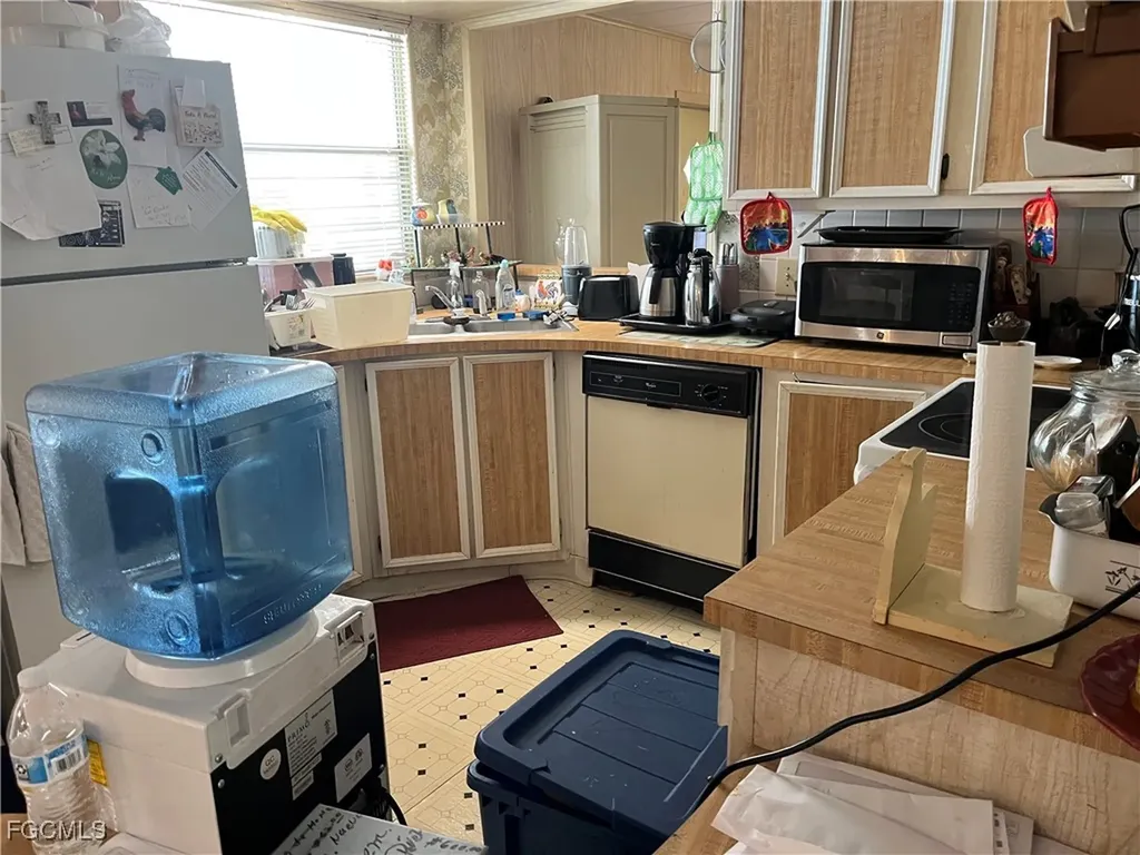 16005 Citron Way North Fort Myers FL 33903