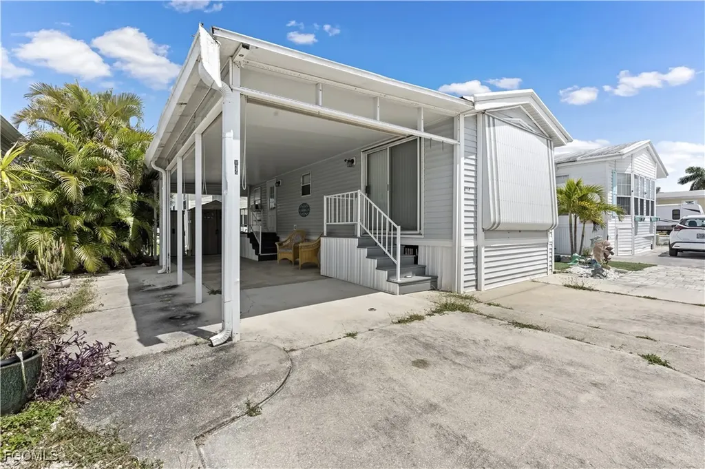 5756 Pink Panther Drive Fort Myers FL 33908