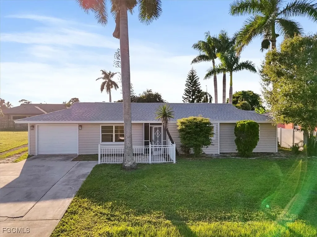 27580 Wisconsin Street Bonita Springs FL 34135