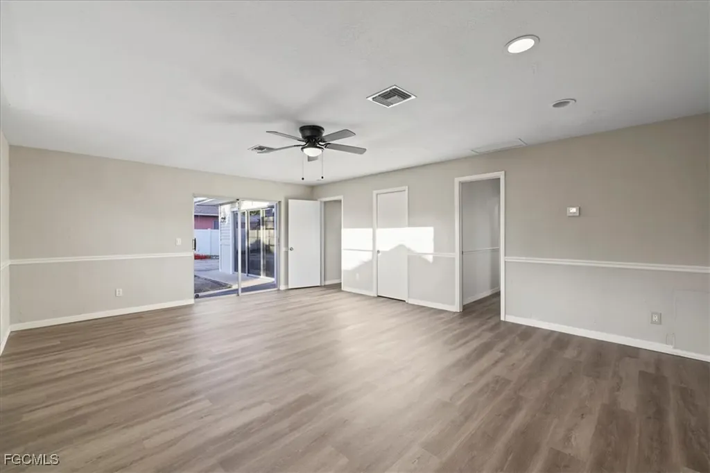 27580 Wisconsin Street Bonita Springs FL 34135