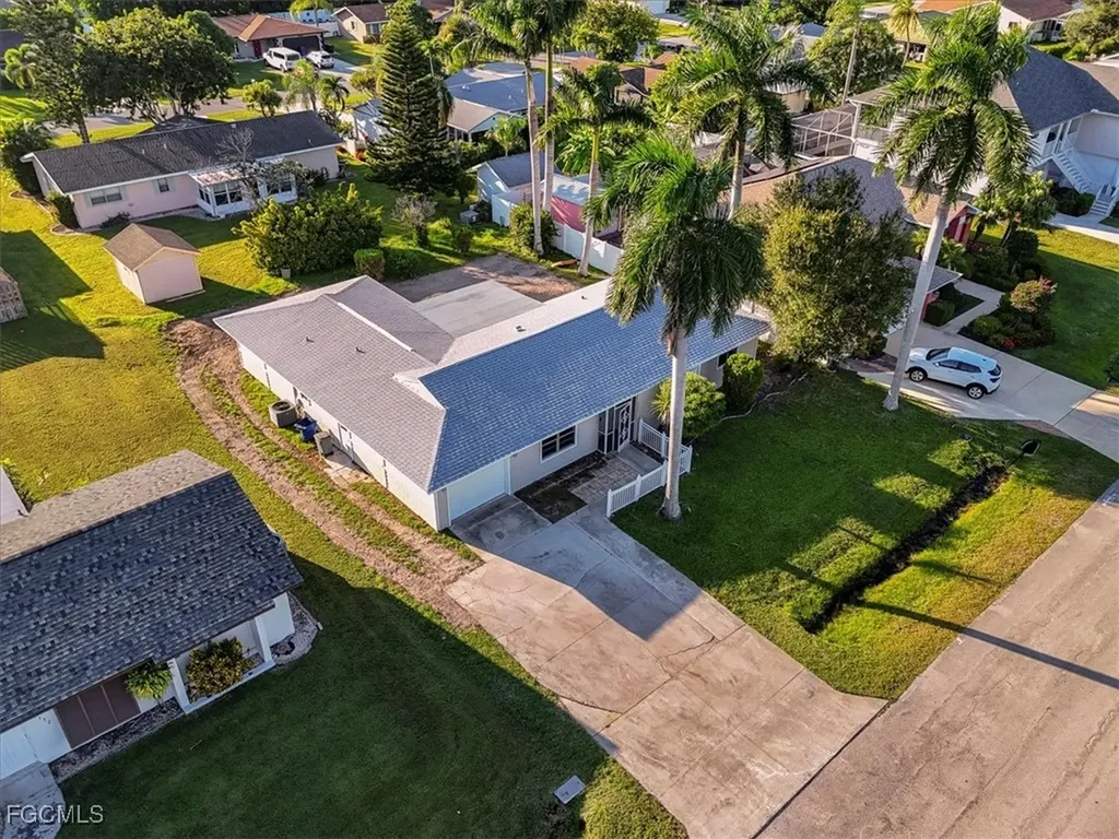 27580 Wisconsin Street Bonita Springs FL 34135