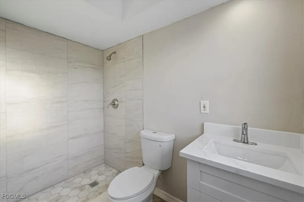 27580 Wisconsin Street Bonita Springs FL 34135