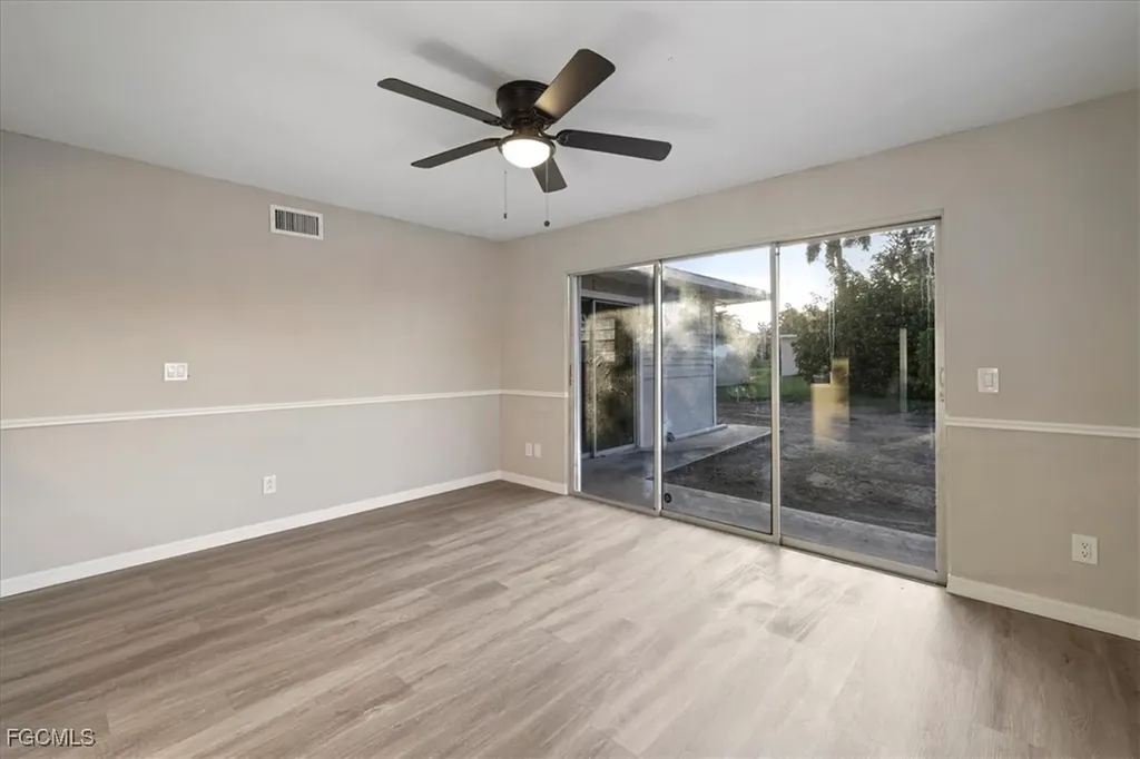 27580 Wisconsin Street Bonita Springs FL 34135