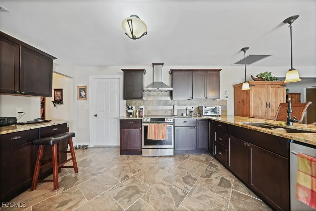 4536 Vinsetta Avenue North Fort Myers FL 33903