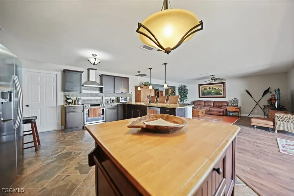 4536 Vinsetta Avenue North Fort Myers FL 33903