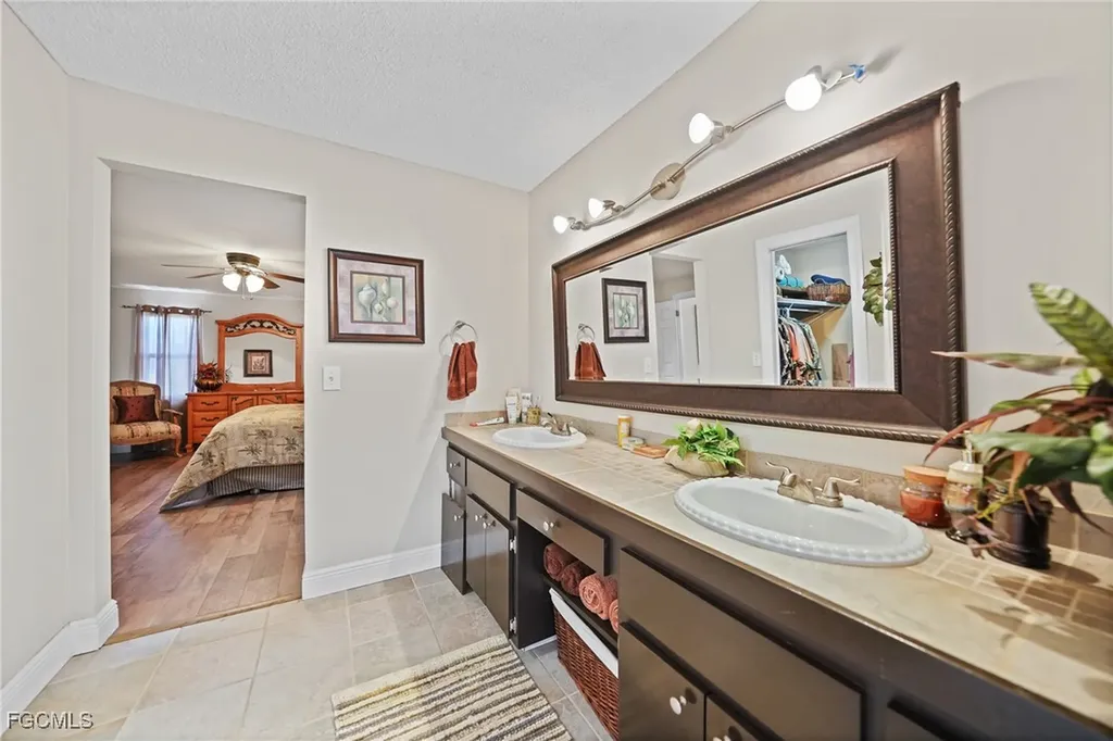 4536 Vinsetta Avenue North Fort Myers FL 33903