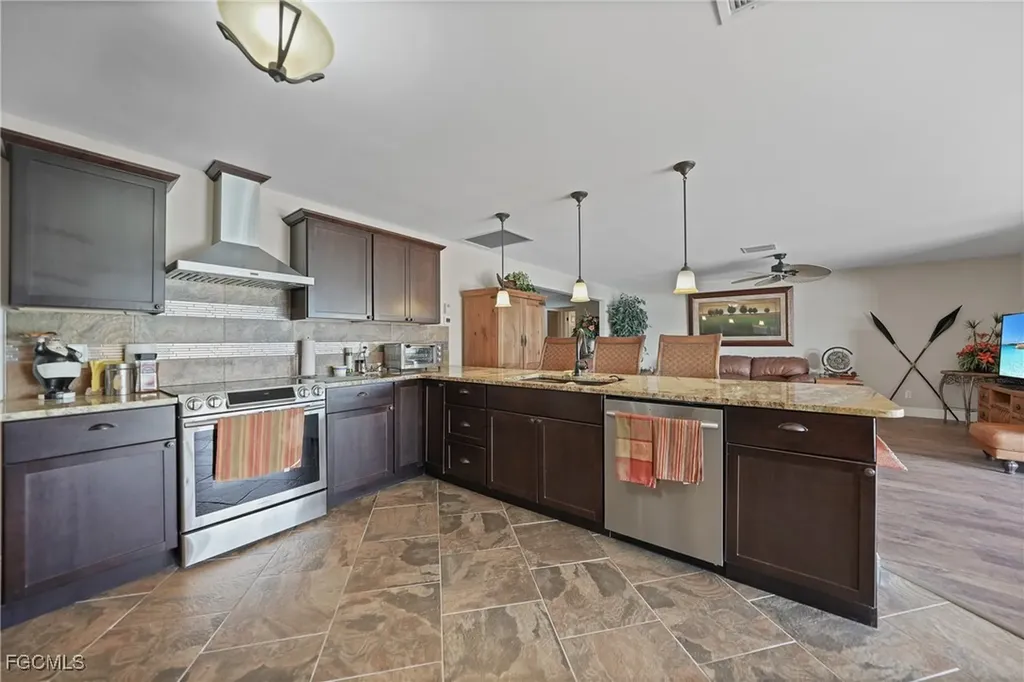 4536 Vinsetta Avenue North Fort Myers FL 33903