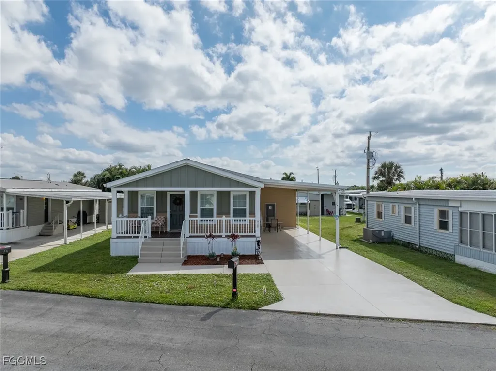 3145 Venus Lane North Fort Myers FL 33903