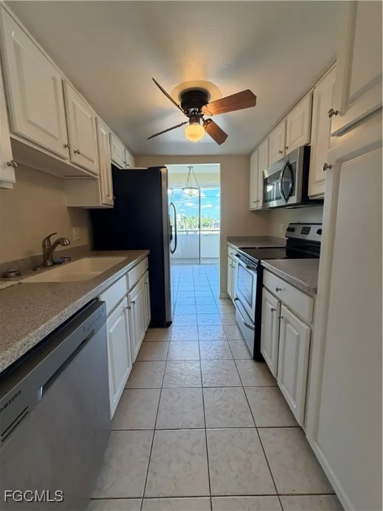 4803 Sunset Court Cape Coral FL 33904
