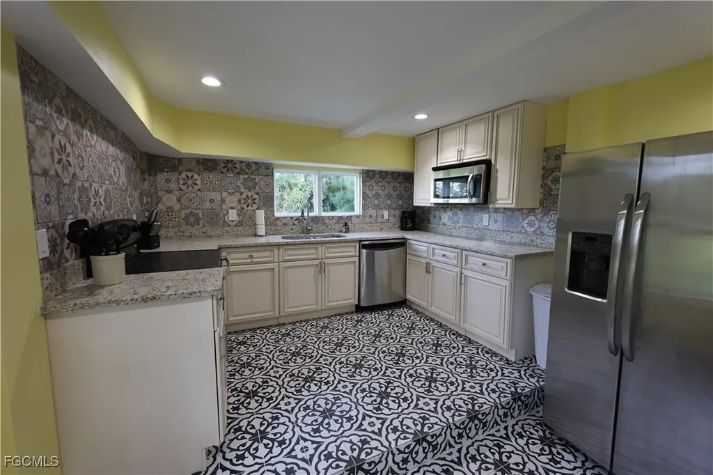 8642 Whispering Pines Drive St. James City FL 33956