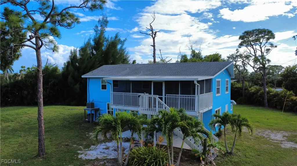 8642 Whispering Pines Drive St. James City FL 33956