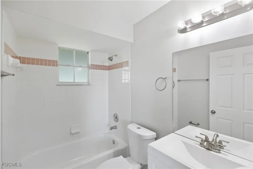 1505 NE 6th Place Cape Coral FL 33909