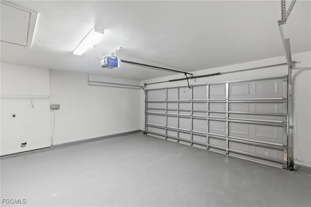 1505 NE 6th Place Cape Coral FL 33909