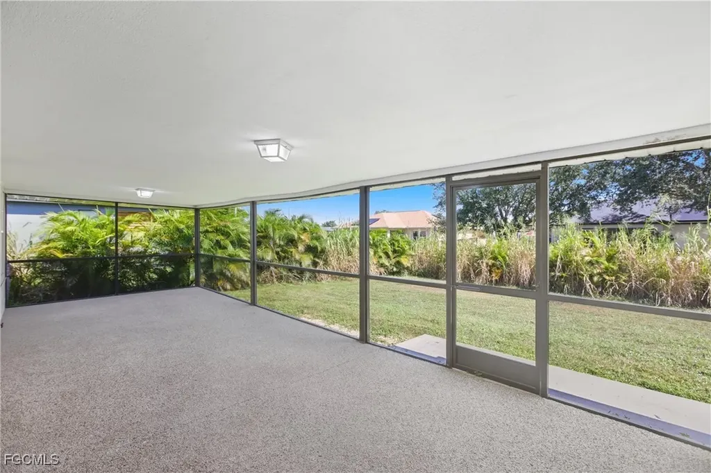 1505 NE 6th Place Cape Coral FL 33909