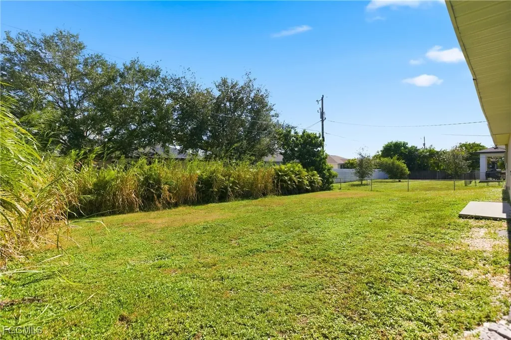 1505 NE 6th Place Cape Coral FL 33909