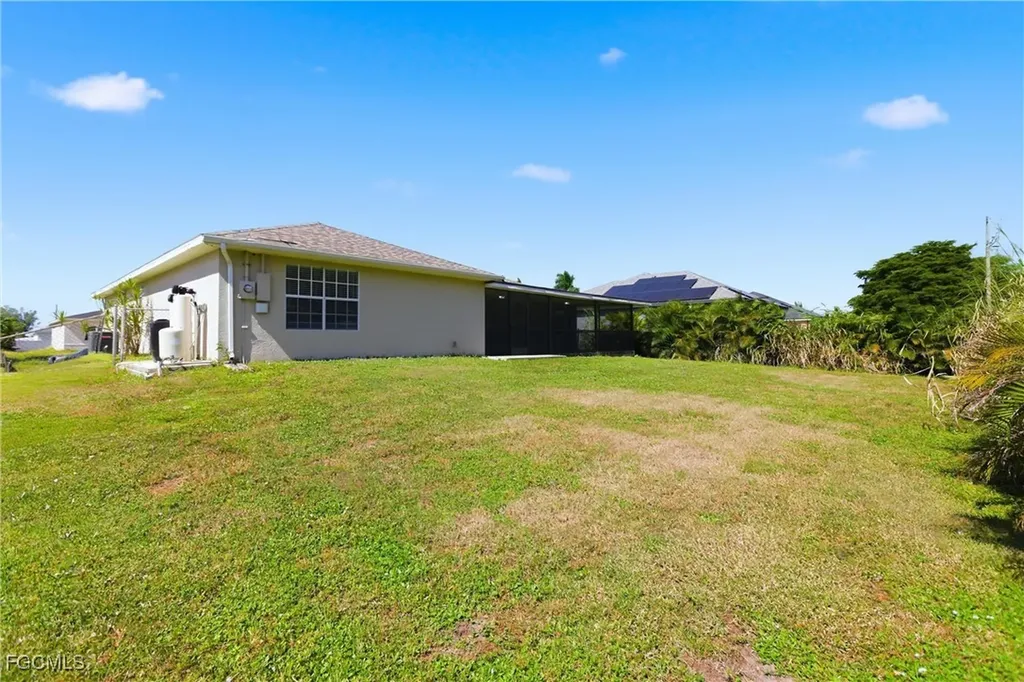 1505 NE 6th Place Cape Coral FL 33909