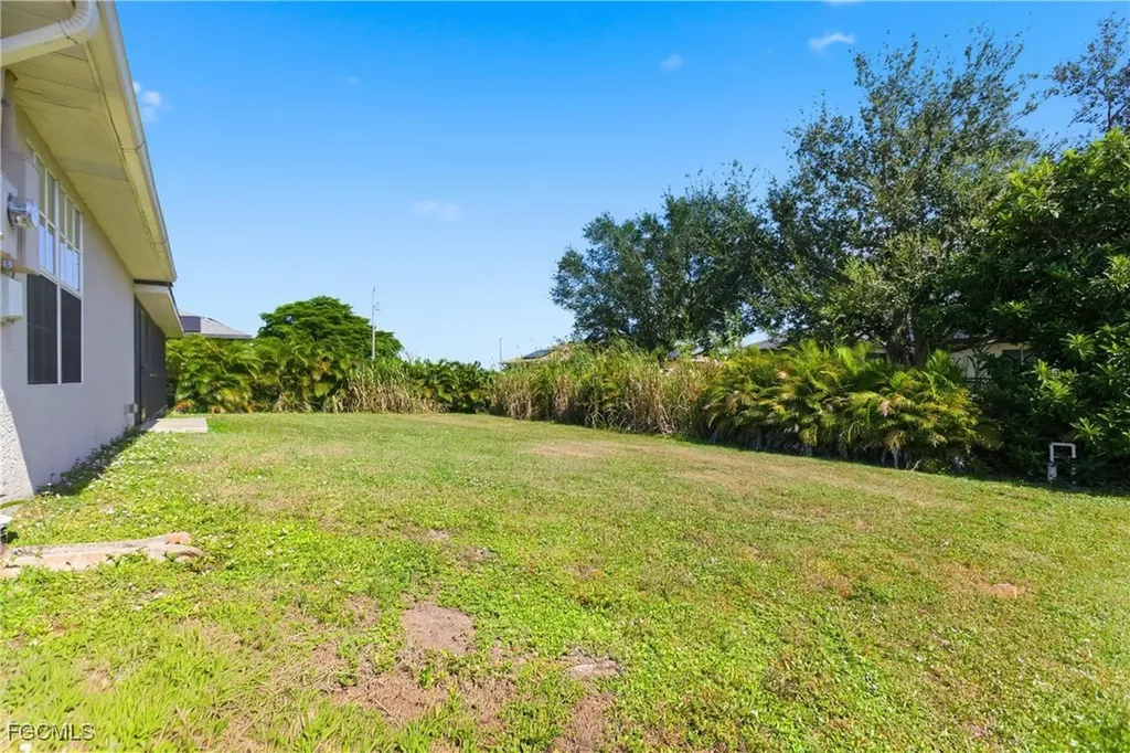 1505 NE 6th Place Cape Coral FL 33909