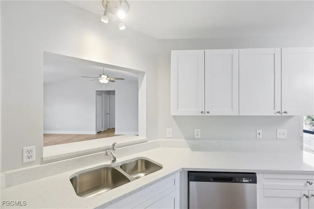 1505 NE 6th Place Cape Coral FL 33909