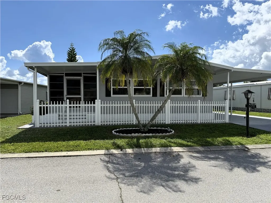 472 Nicklaus Boulevard North Fort Myers FL 33903