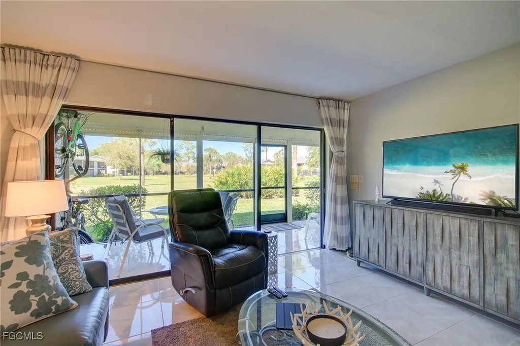 1232 Commonwealth Circle Naples FL 34116